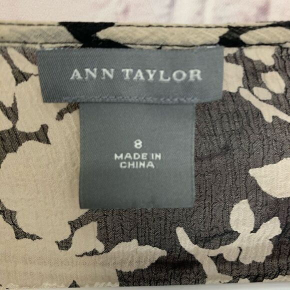 Ann Taylor size 8 (small/medium) flowy top - Picture 2 of 3